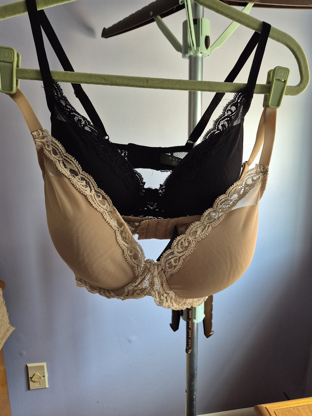 Natori Lace-Trim Underwire Bra - Black & Beige Bundle Of 2